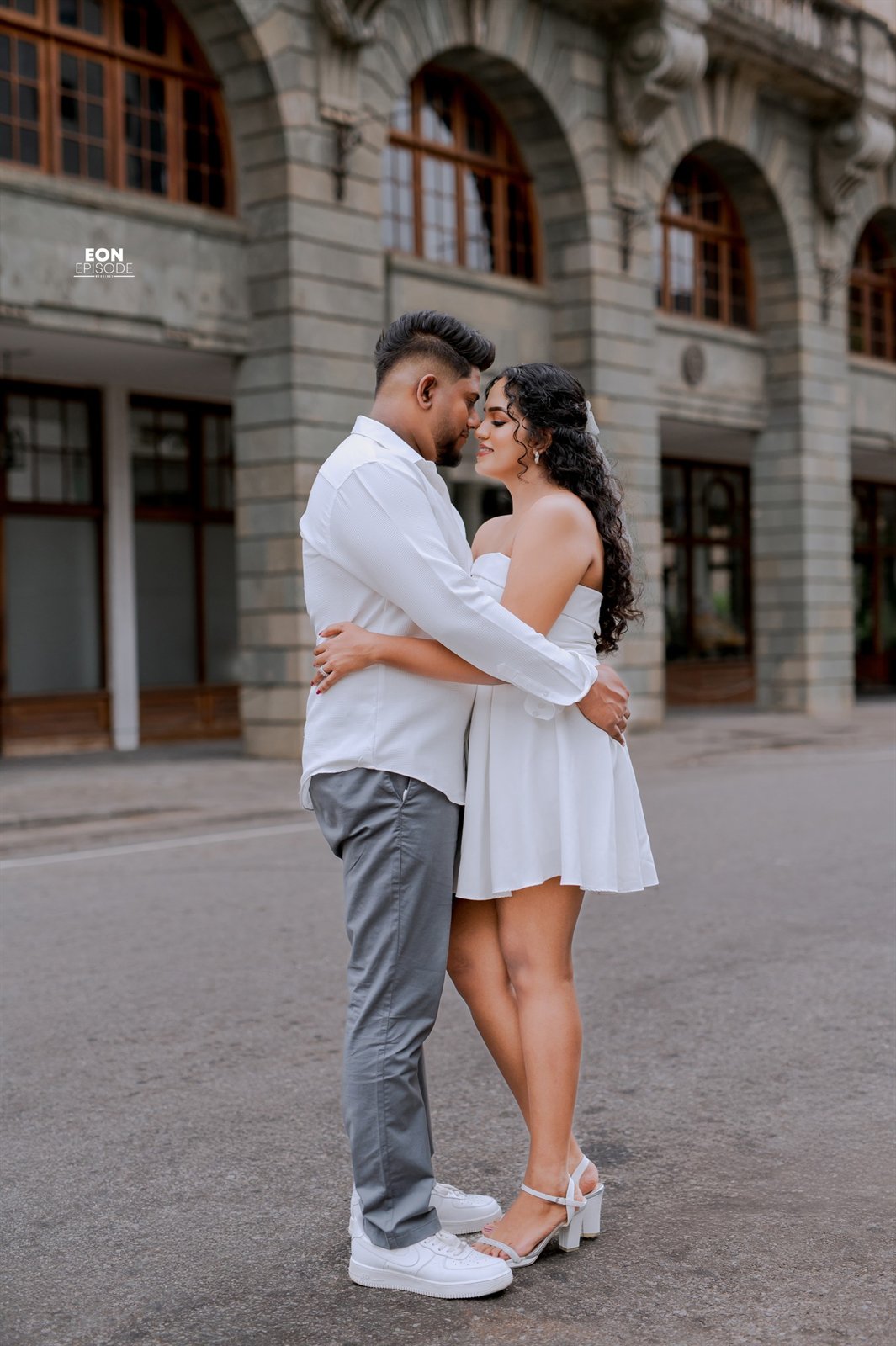 Bhawana and Prabash sharing a close preshoot portrait